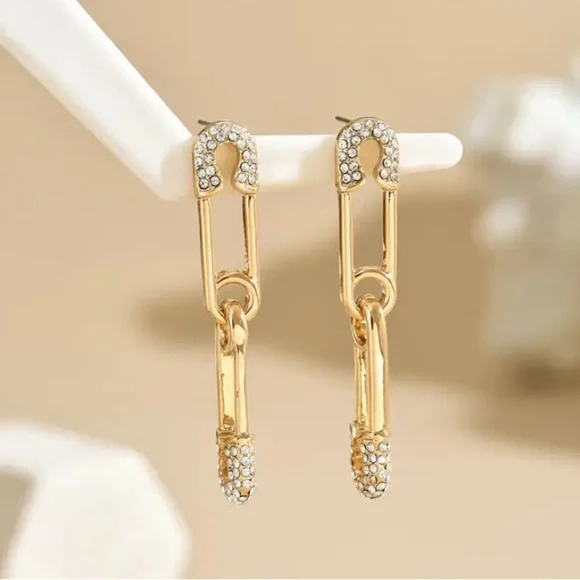 Elegant Gold and Silver Hoop Earrings with Intricate Detailing - Picture 2 of 5